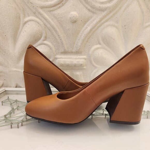 Gentle Souls "Irie" Block Heeled Pump. Pecan. NIB. Size 5.5 - Picture 6 of 11